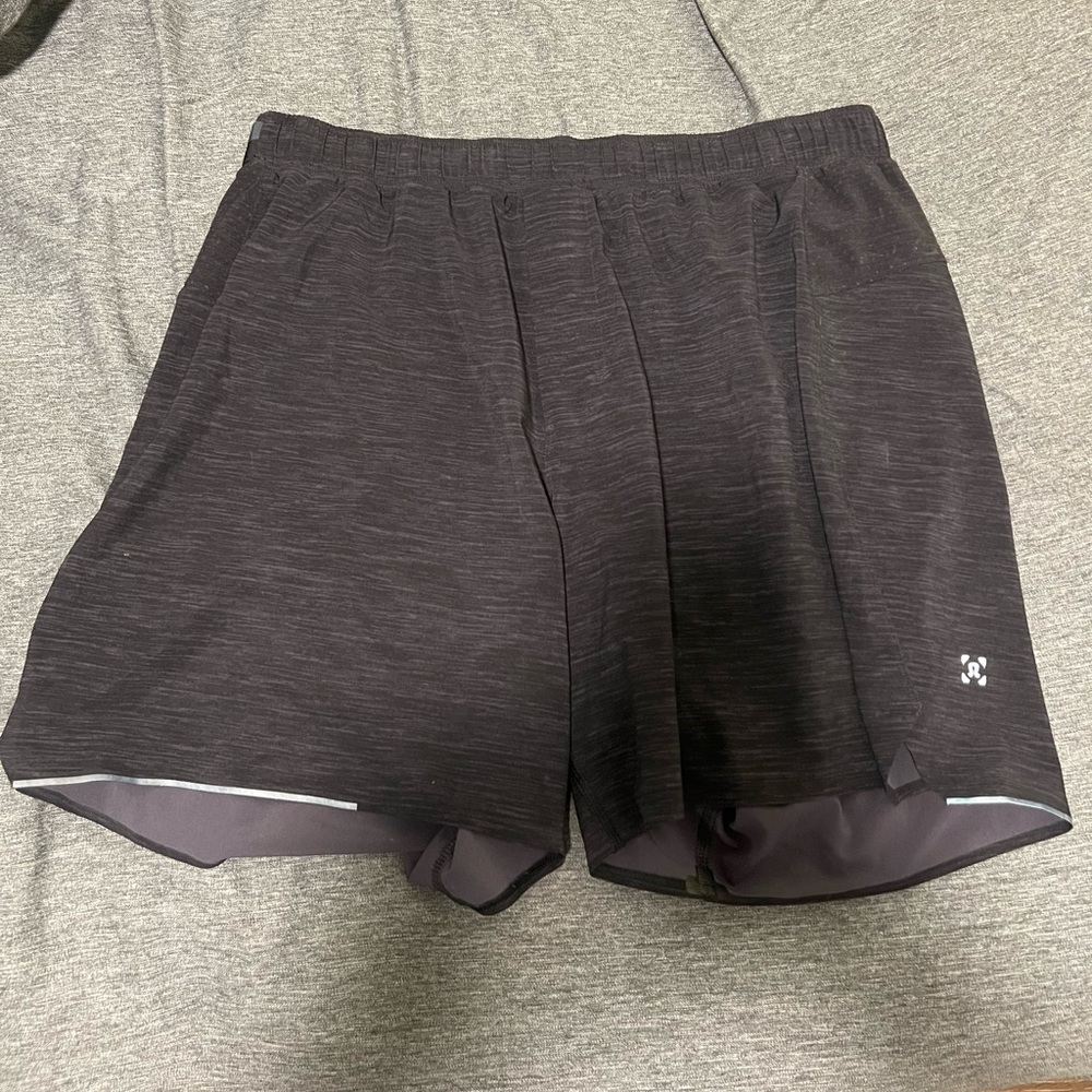 Men’s LULULEMON shorts size L